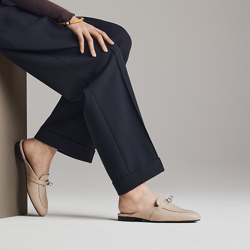 ミュール 《オズ》 - ベージュ | Hermès - エルメス-公式サイト